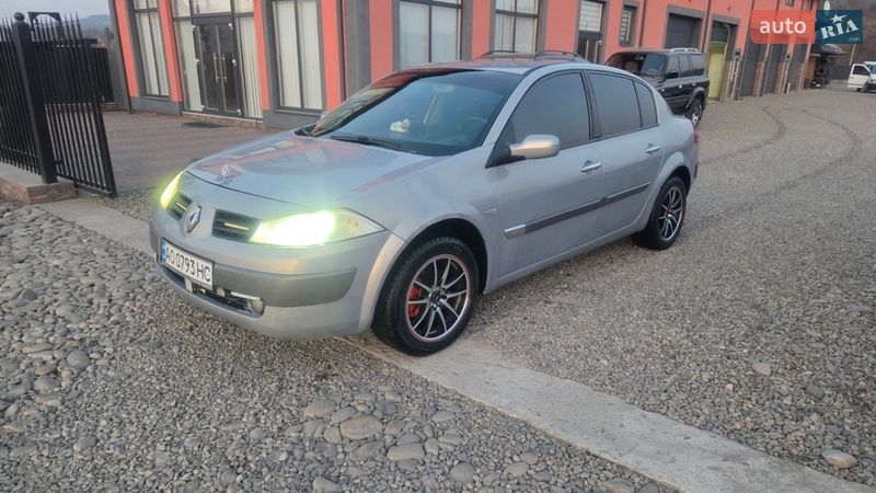 Седан Renault Megane 2003 в Тячеве