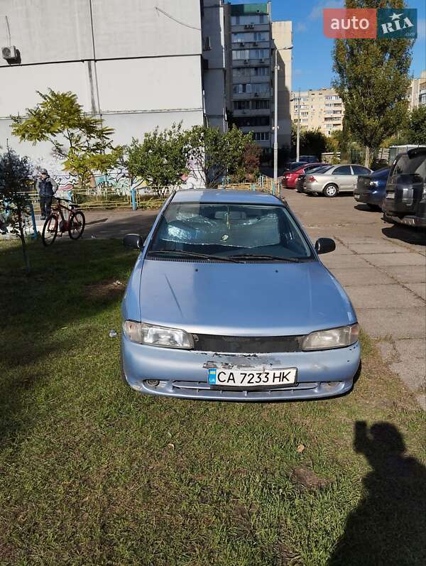 Седан Mitsubishi Mirage 1994 в Киеве