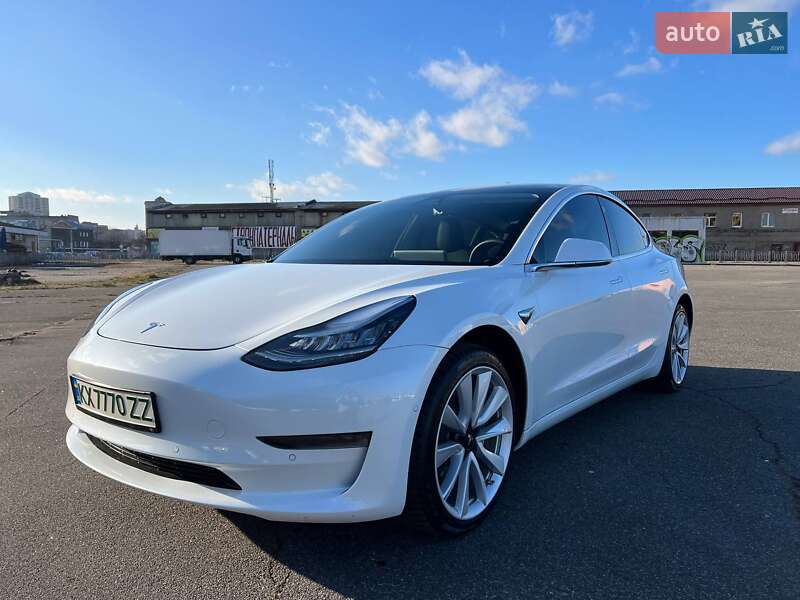 Седан Tesla Model 3 2020 в Харькове