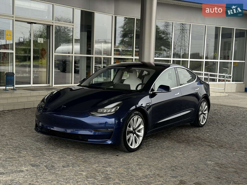 Седан Tesla Model 3 2018 в Днепре