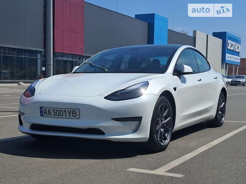 Седан Tesla Model 3 2022 в Києві