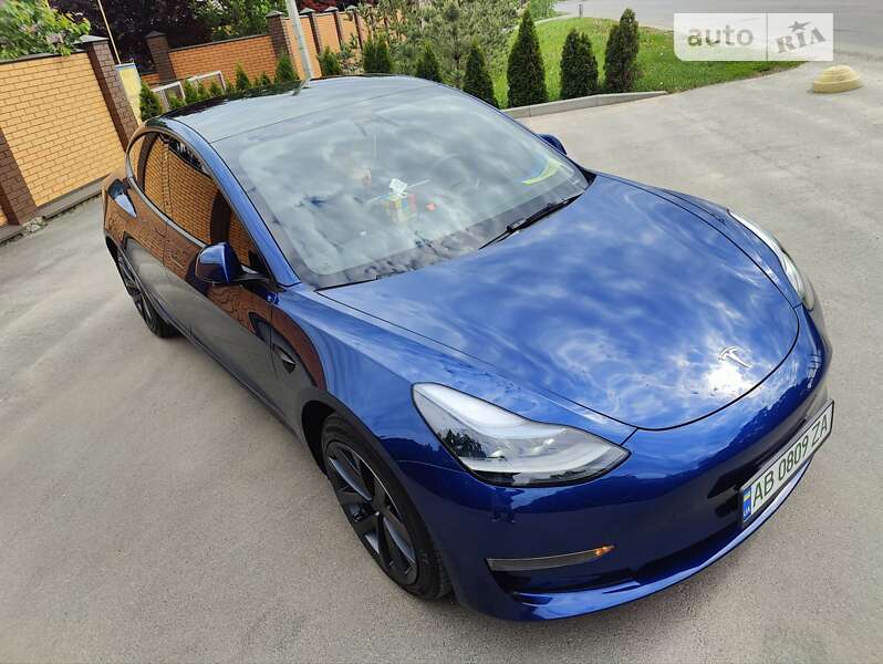 Седан Tesla Model 3 2022 в Виннице