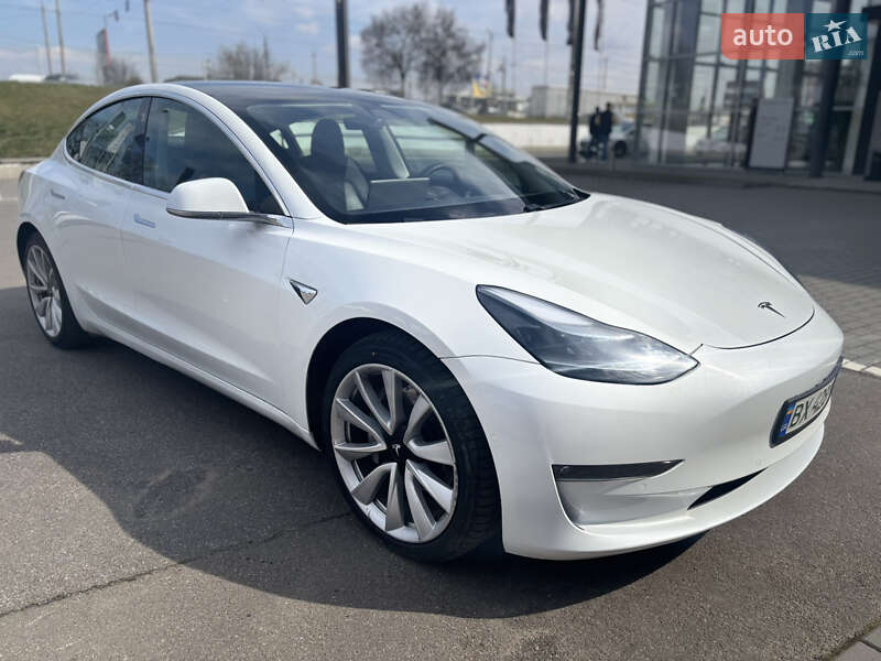 Седан Tesla Model 3 2020 в Хмельницком
