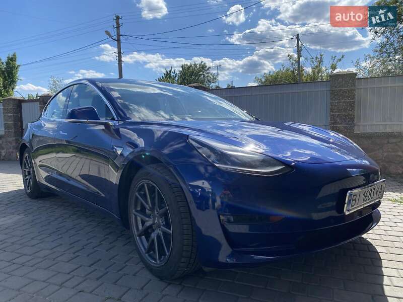 Седан Tesla Model 3 2019 в Кременчуге