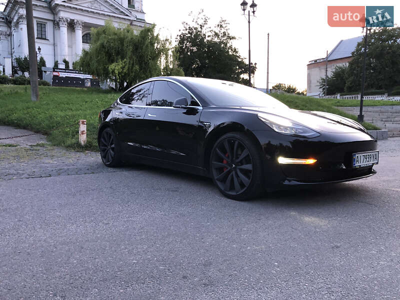 Седан Tesla Model 3 2019 в Киеве