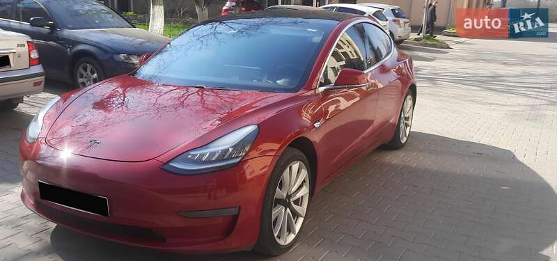 Седан Tesla Model 3 2019 в Ужгороде