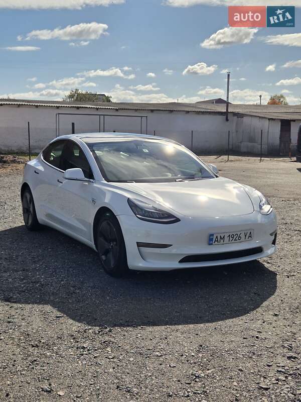 Седан Tesla Model 3 2020 в Коростене Седан Tesla Model 3 2020 в Коростене