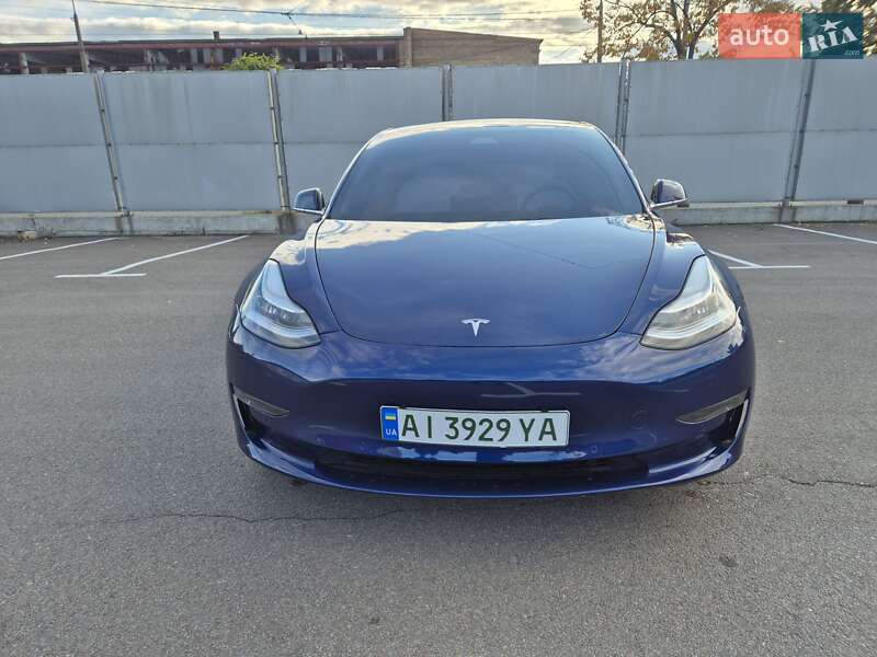 Седан Tesla Model 3 2019 в Киеве