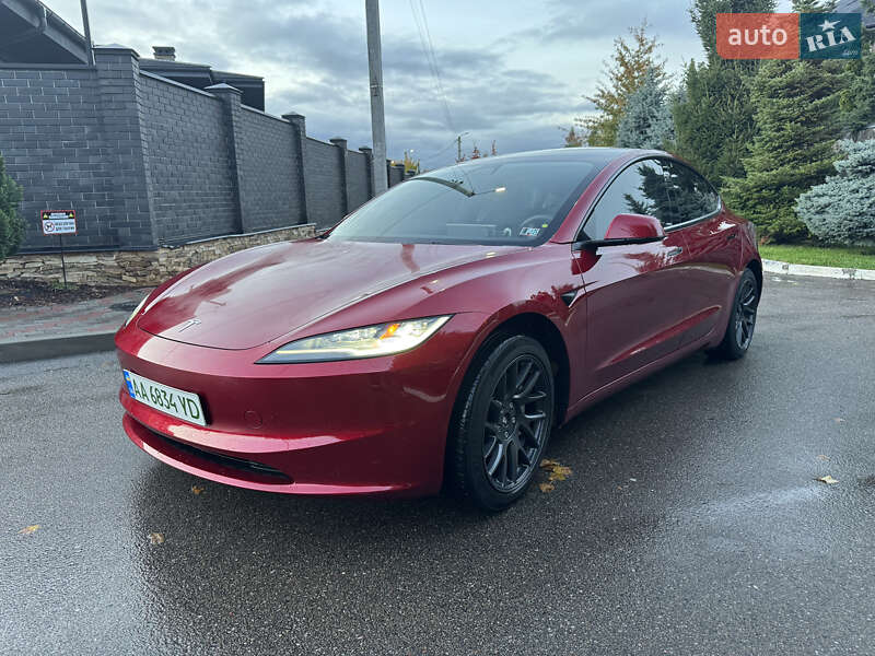 Седан Tesla Model 3 2024 в Киеве