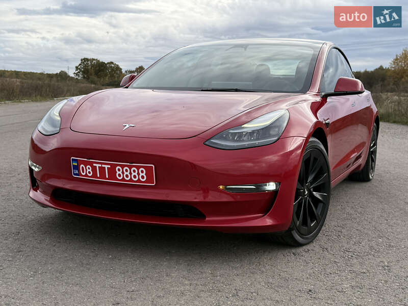 Седан Tesla Model 3 2021 в Дрогобичі