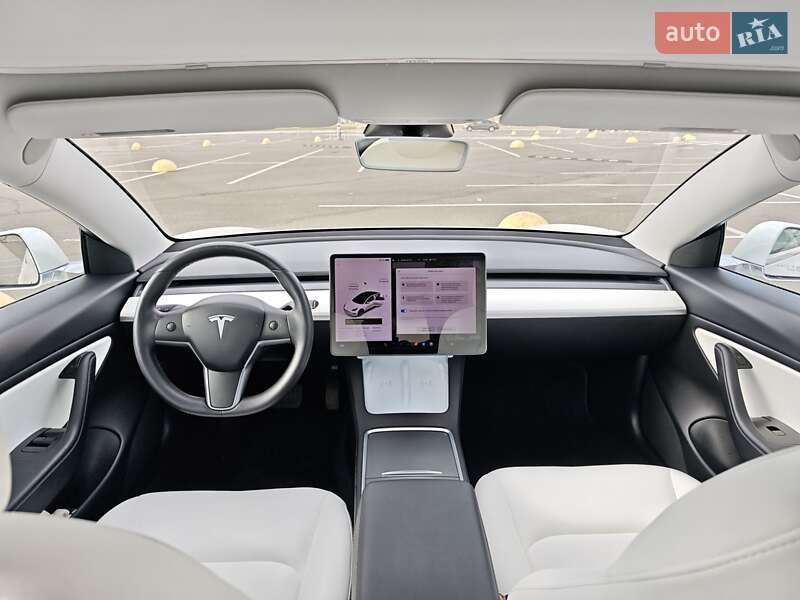 Седан Tesla Model 3 2020 в Киеве