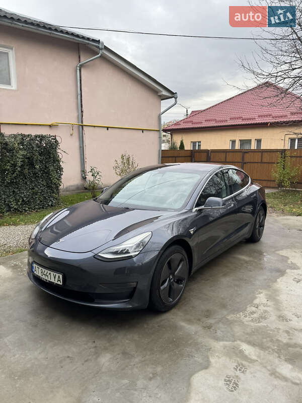 Седан Tesla Model 3 2018 в Ивано-Франковске