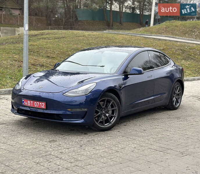 Седан Tesla Model 3 2021 в Львові Седан Tesla Model 3 2021 в Львові