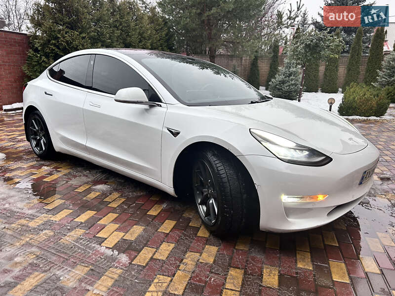 Седан Tesla Model 3 2018 в Харькове
