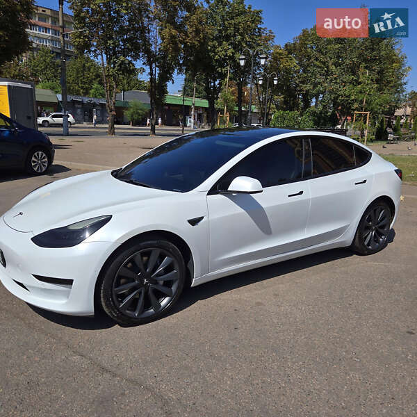 Седан Tesla Model 3 2020 в Кривом Роге