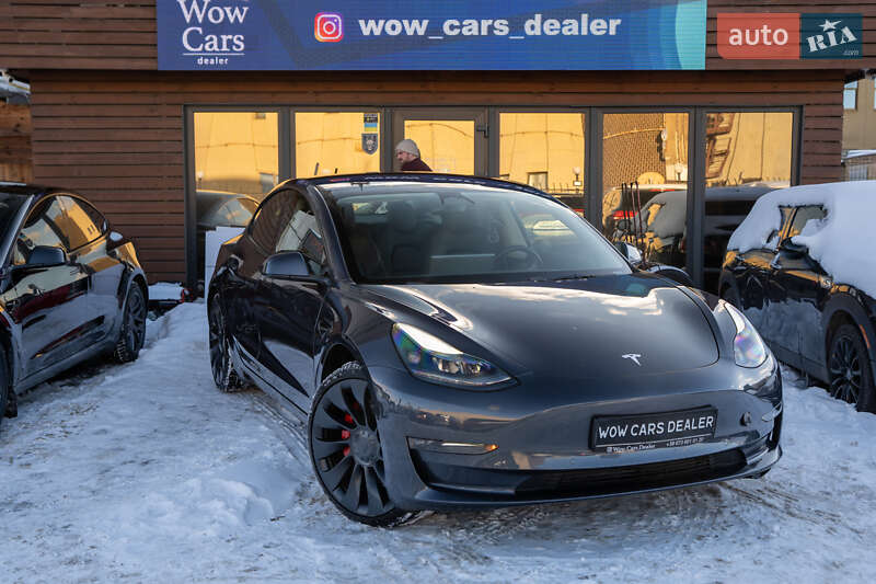 Седан Tesla Model 3 2022 в Киеве