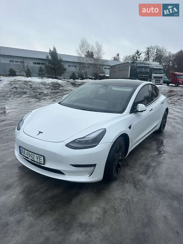 Седан Tesla Model 3 2021 в Луцке