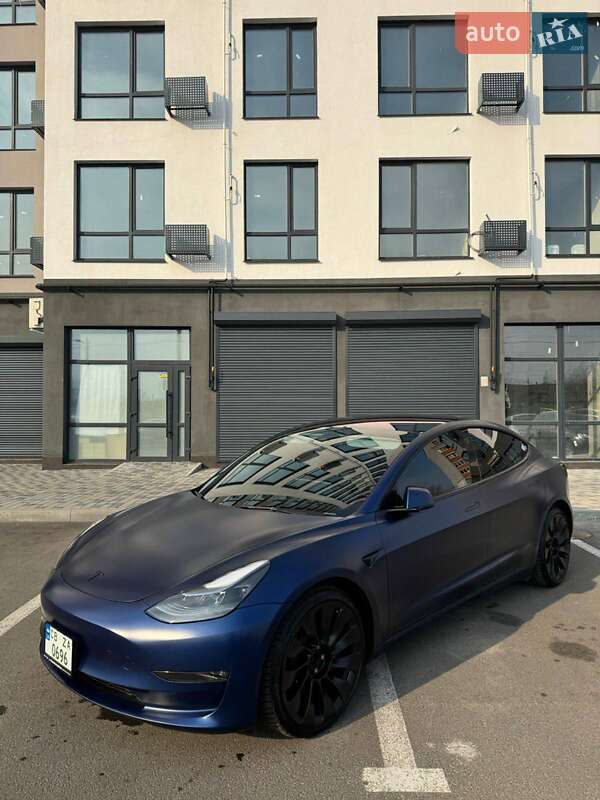 Седан Tesla Model 3 2022 в Чернигове Седан Tesla Model 3 2022 в Чернигове