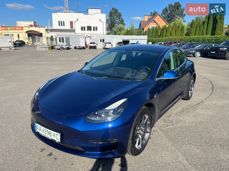 Седан Tesla Model 3 2019 в Киеве