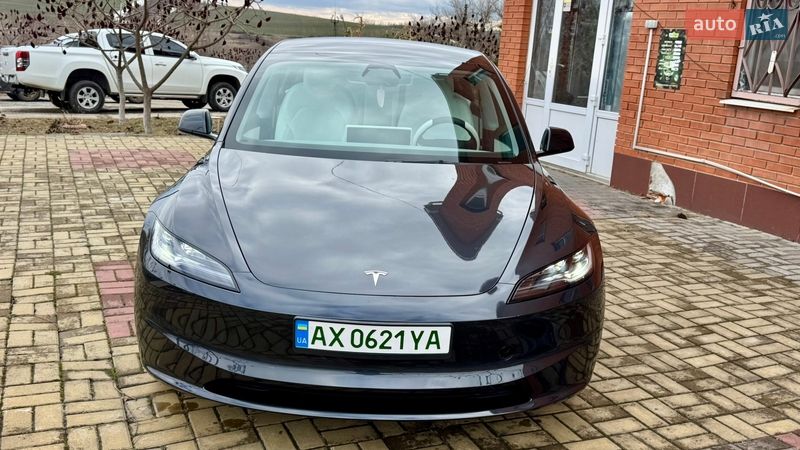 Седан Tesla Model 3 2025 в Харькове