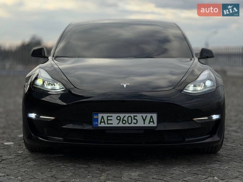 Седан Tesla Model 3 2021 в Днепре