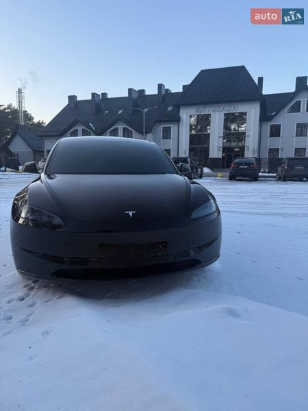 Седан Tesla Model 3 2024 в Львове