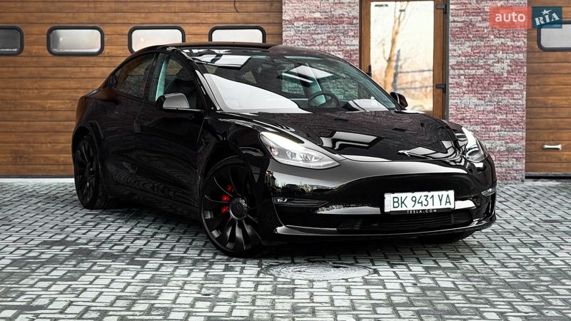 Седан Tesla Model 3 2023 в Ровно Седан Tesla Model 3 2023 в Ровно