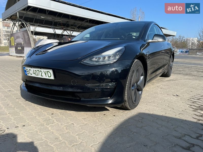 Седан Tesla Model 3 2019 в Львове Седан Tesla Model 3 2019 в Львове