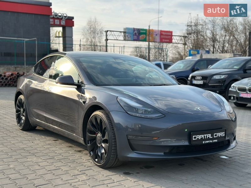 Седан Tesla Model 3 2022 в Луцьку