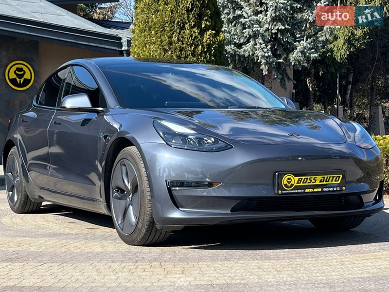 Седан Tesla Model 3 2022 в Львове Седан Tesla Model 3 2022 в Львове