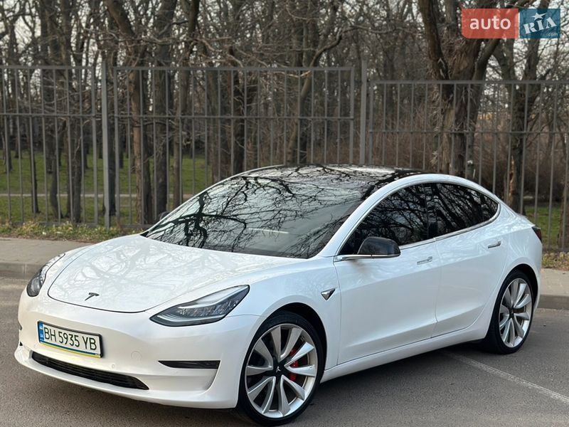 Седан Tesla Model 3 2019 в Одесі