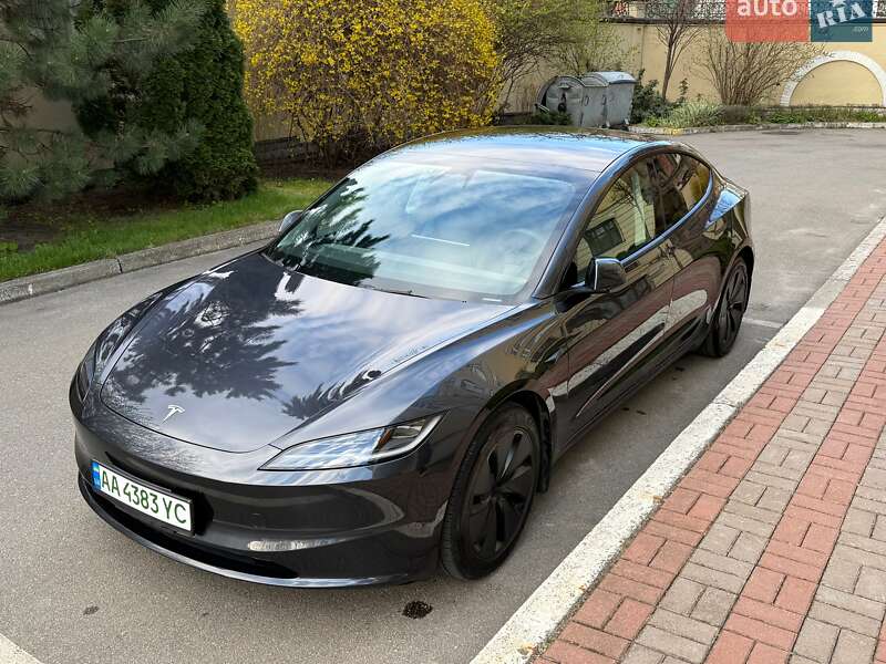 Седан Tesla Model 3 2024 в Києві