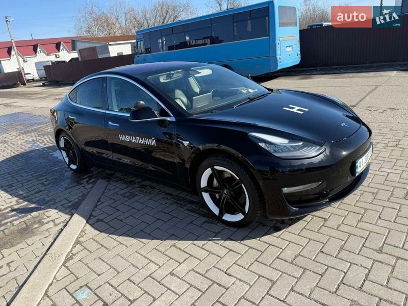 Седан Tesla Model 3 2018 в Баришівка