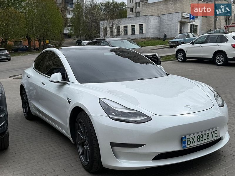 Седан Tesla Model 3 2019 в Хмельницком