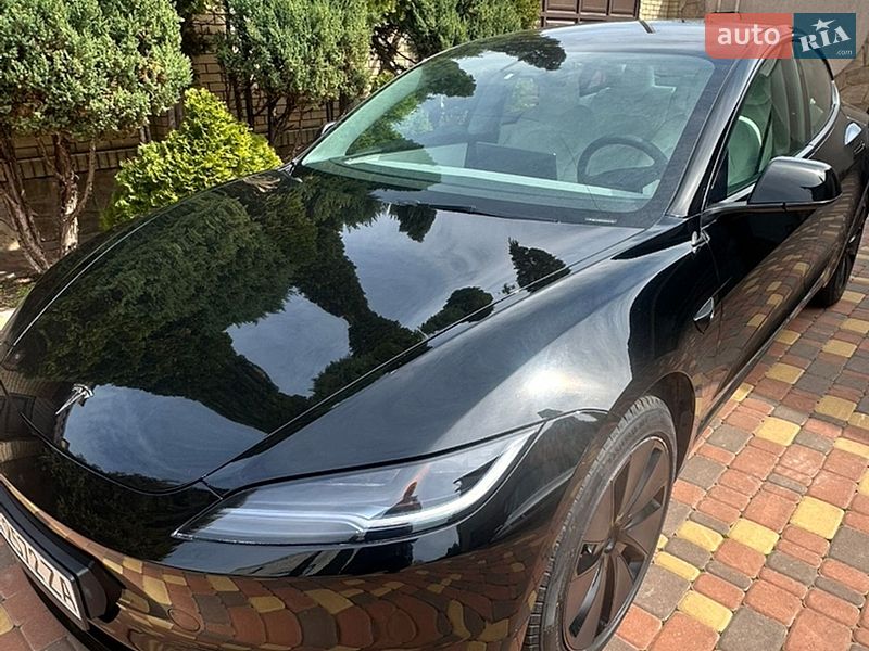 Седан Tesla Model 3 2025 в Харькове