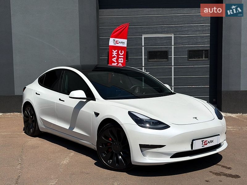Седан Tesla Model 3 2023 в Киеве