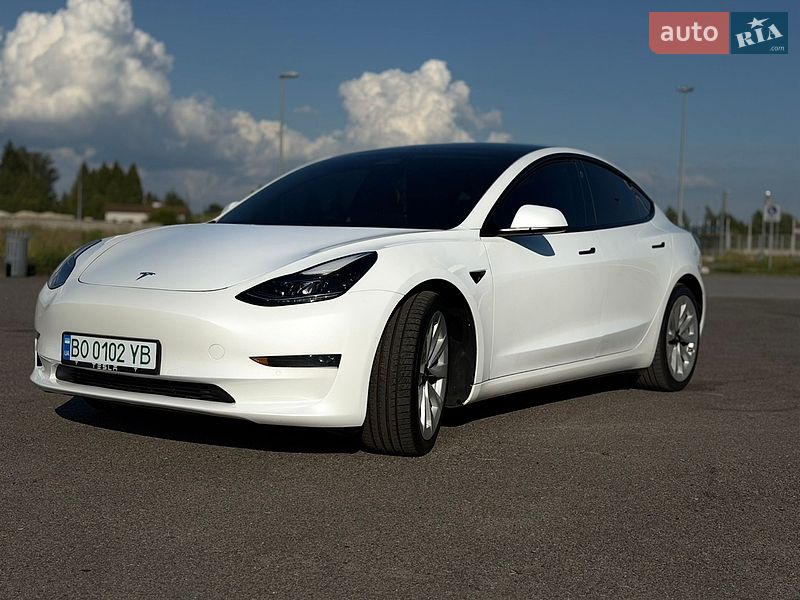 Седан Tesla Model 3 2022 в Львові Седан Tesla Model 3 2022 в Львові