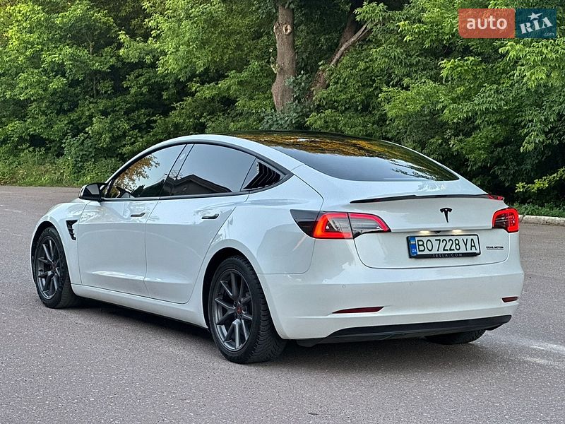 Седан Tesla Model 3 2021 в Бродах Седан Tesla Model 3 2021 в Бродах
