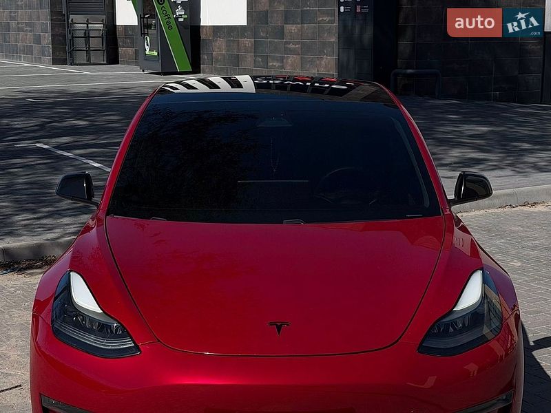 Седан Tesla Model 3 2020 в Виннице