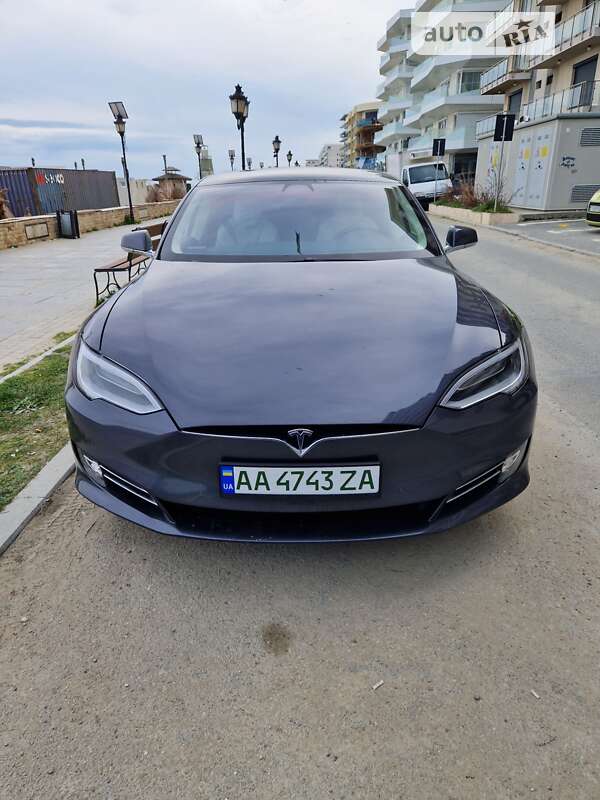 Лифтбек Tesla Model S 2018 в Одессе