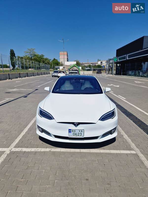 Лифтбек Tesla Model S 2019 в Первомайске