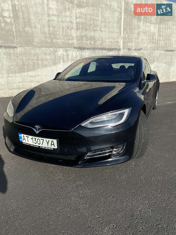 Ліфтбек Tesla Model S 2018 в Львові Ліфтбек Tesla Model S 2018 в Львові