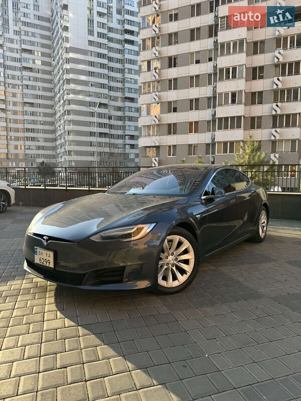 Лифтбек Tesla Model S 2017 в Одессе