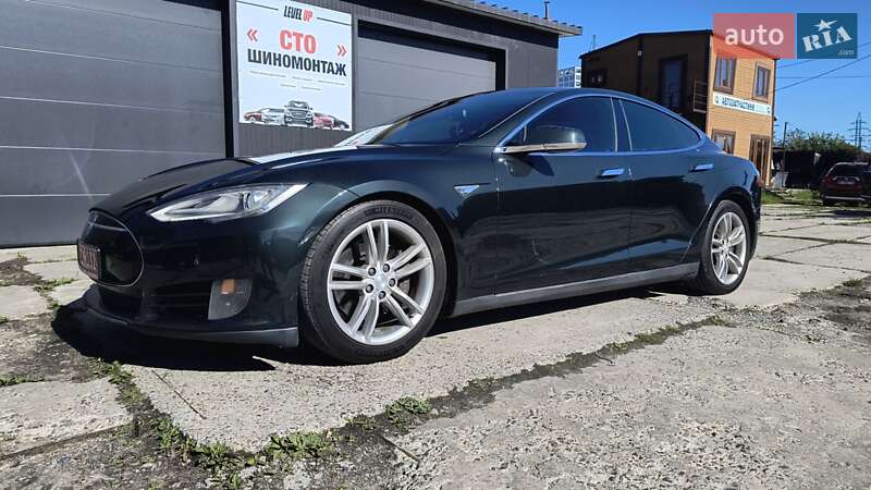 Лифтбек Tesla Model S 2012 в Львове
