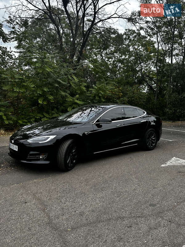 Лифтбек Tesla Model S 2017 в Одессе