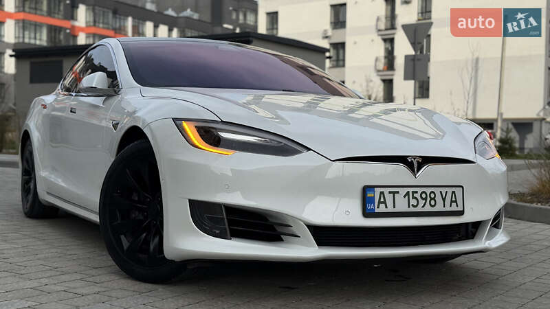 Лифтбек Tesla Model S 2017 в Ивано-Франковске Лифтбек Tesla Model S 2017 в Ивано-Франковске