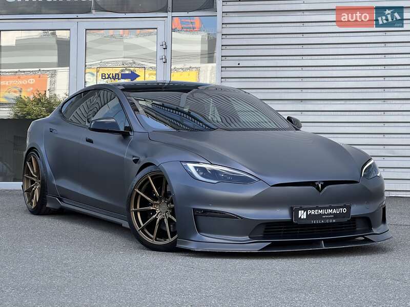 Лифтбек Tesla Model S 2022 в Киеве