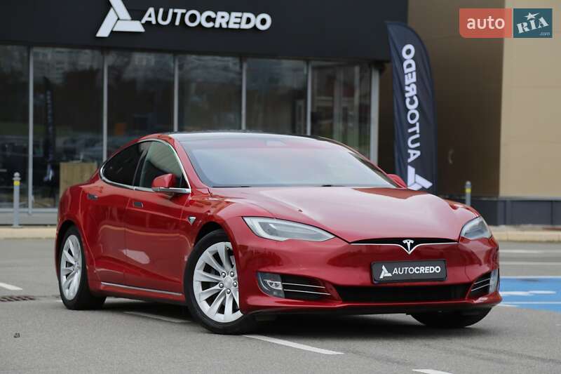 Лифтбек Tesla Model S 2017 в Киеве Лифтбек Tesla Model S 2017 в Киеве
