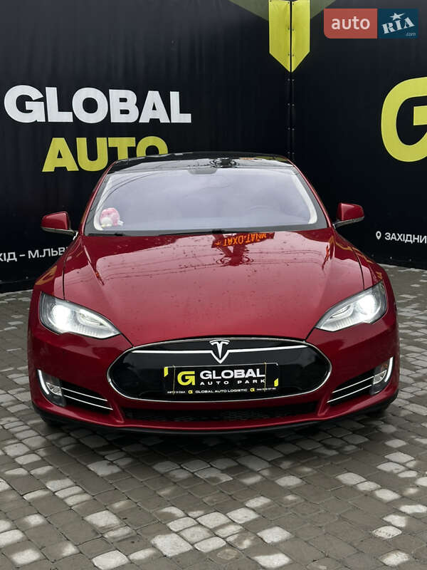 Лифтбек Tesla Model S 2013 в Львове