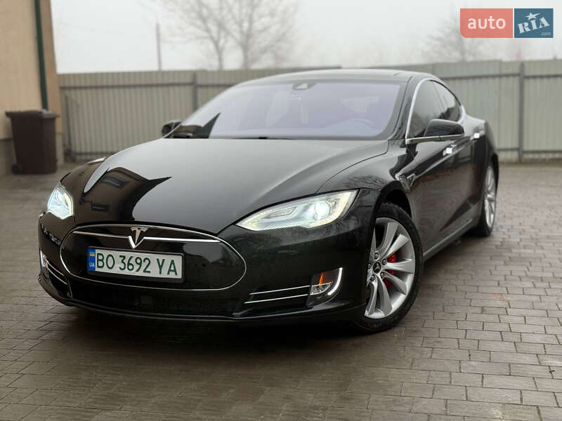 Лифтбек Tesla Model S 2015 в Тернополе
